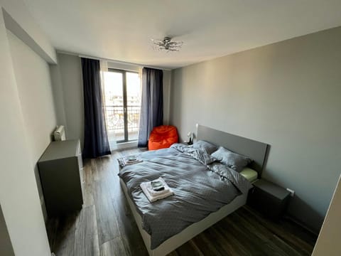 Bed, View (from property/room), Photo of the whole room, Decorative detail, Decorative detail, Bedroom, internet, towels, wardrobe