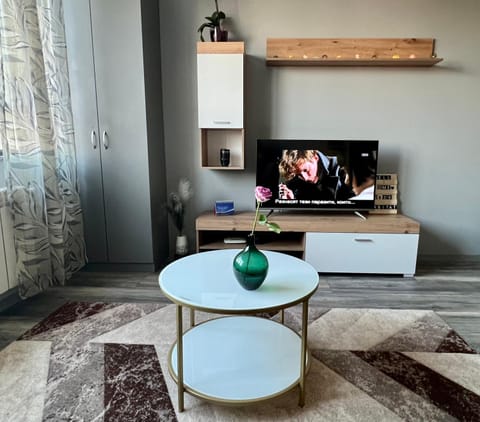 Communal lounge/ TV room, TV and multimedia, View (from property/room), View (from property/room), Living room, Decorative detail, Seating area, Evening entertainment, heating