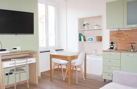 TV and multimedia, Coffee/tea facilities, Living room, Seating area