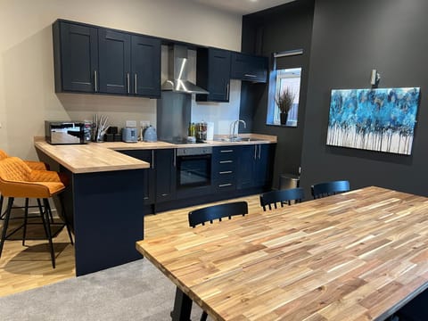 Dining area, kitchen