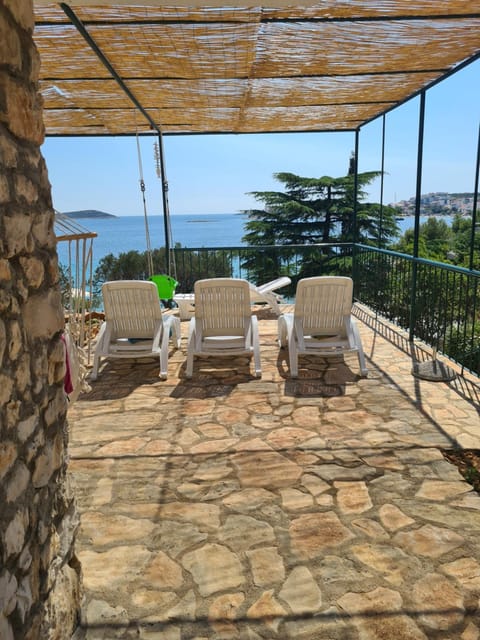 Patio, Seating area