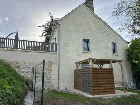 Gîte de charme à La Loire : Balnéo, Jardin, Parking - FR-1-381-526 House in Centre-Val de Loire