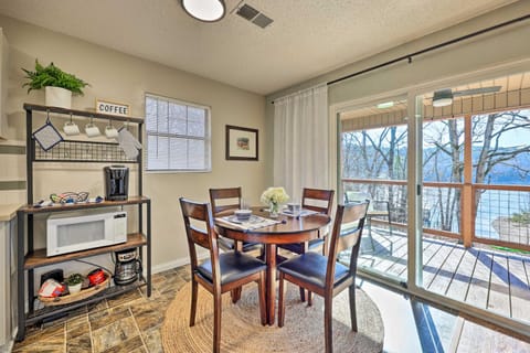 Cozy Beaver Lake Cabin with Waterfront View and Kayaks Cabin in Beaver Lake