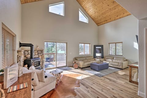 Near Hiking and Wineries Arnold Cabin with Deck! Cabin in Arnold