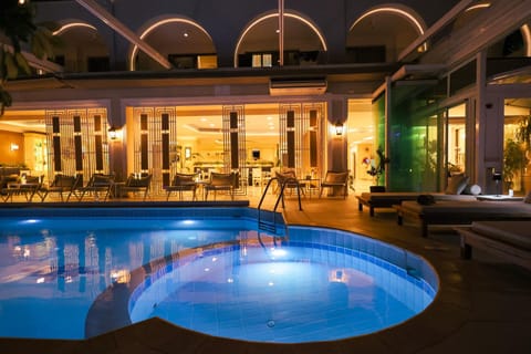 Property building, Swimming pool