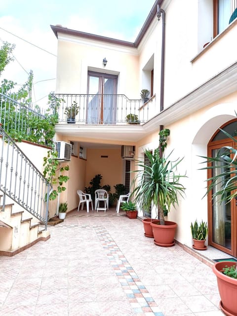 Giarranas House - Apartment with coutyard Apartment in Sardinia