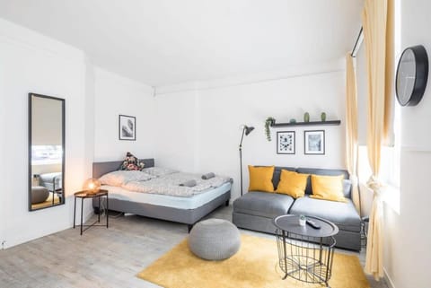 Two Bedroom Apartment and Bathrooms Apartment in Hamburg