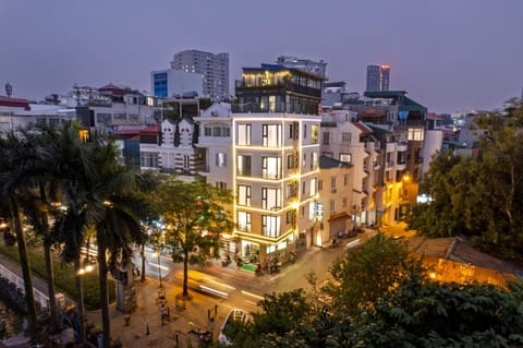 Property building, Day, Night, Neighbourhood, Coffee/tea facilities, City view, Street view, Location
