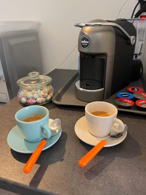 Coffee/tea facilities, Kitchen or kitchenette