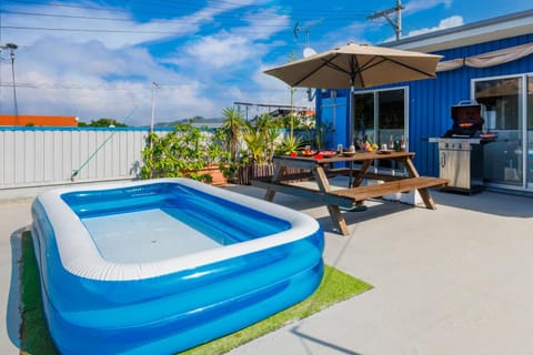 Day, BBQ facilities, Pool view