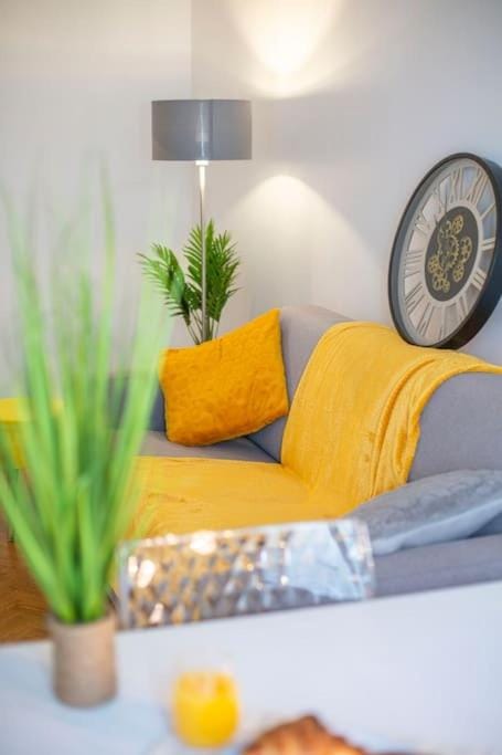 Grand 2 pièces balcon Parking porte PARIS Apartment in Aubervilliers