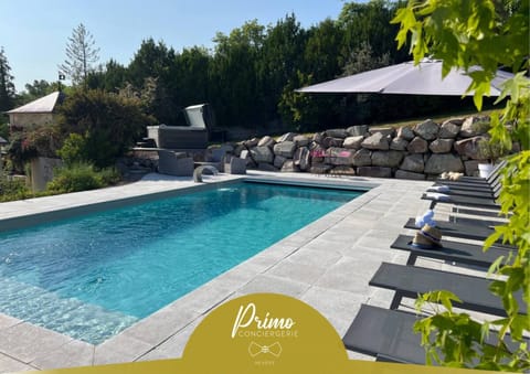 Patio, Spring, Day, Natural landscape, Spa and wellness centre/facilities, Garden view, Pool view, Swimming pool, sunbed