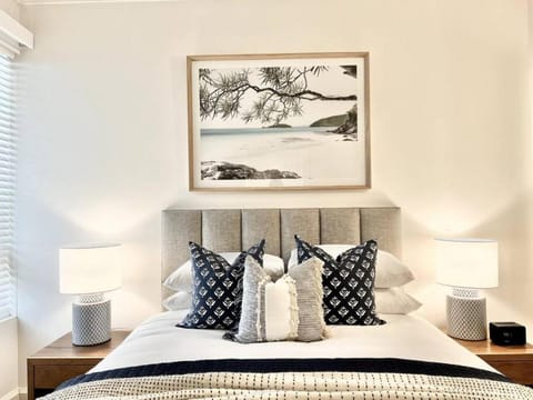 Bed, Decorative detail, Bedroom