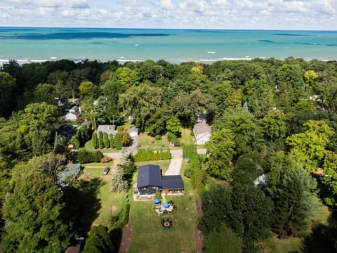 Springfield Beach House House in Chikaming Township