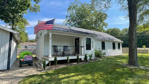 White Sands House in Chikaming Township