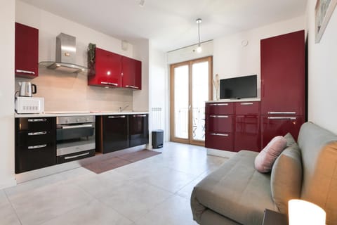 TV and multimedia, Kitchen or kitchenette, Living room, Seating area