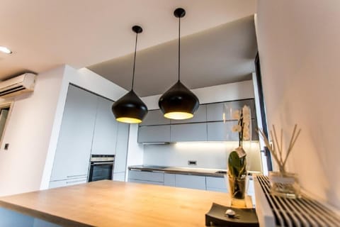 Kitchen or kitchenette, pet friendly, stove
