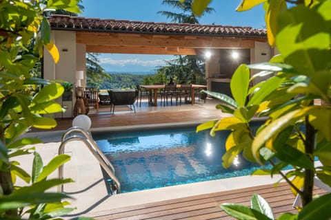 Patio, Garden, Garden view, Mountain view, Pool view, Swimming pool