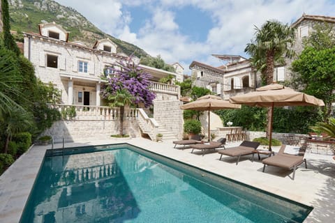 Villa Perastian Thriton Villa in Kotor Municipality