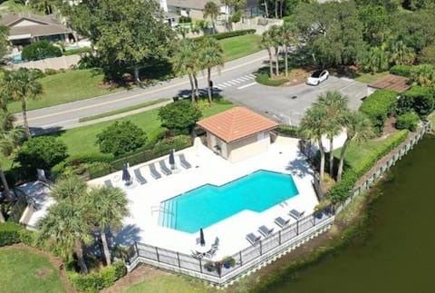 Sandy Dunes - Cozy 3BR w beach, pool & sunroom House in Sawgrass