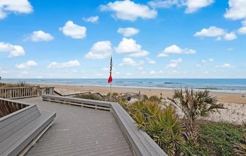 Sandy Dunes - Cozy 3BR w beach, pool & sunroom House in Sawgrass