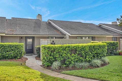 Fishermans Recess - 3BR condo w lake views & lanai House in Sawgrass