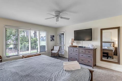 Endless Summers - Golf-view condo w beach access House in Sawgrass