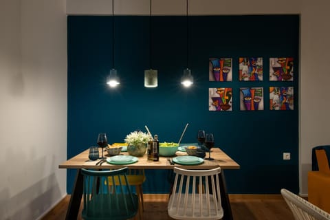 Food and drinks, Dining area, Food