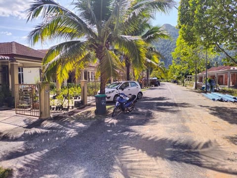 Day, Mountain view, Street view, Location