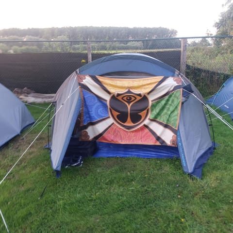 Luxury Pop Up Camping & Hotel Package & Private Transport to Tomorrowland Campground/ 
RV Resort in Flanders