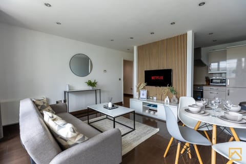 TV and multimedia, Living room, Dining area