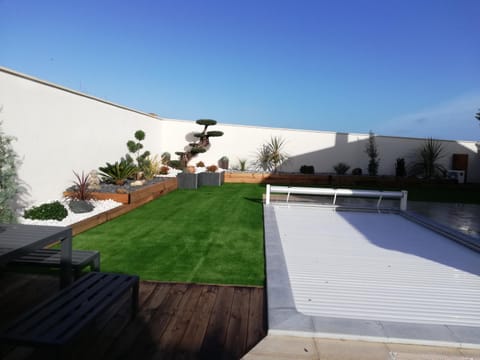 Garden, Swimming pool