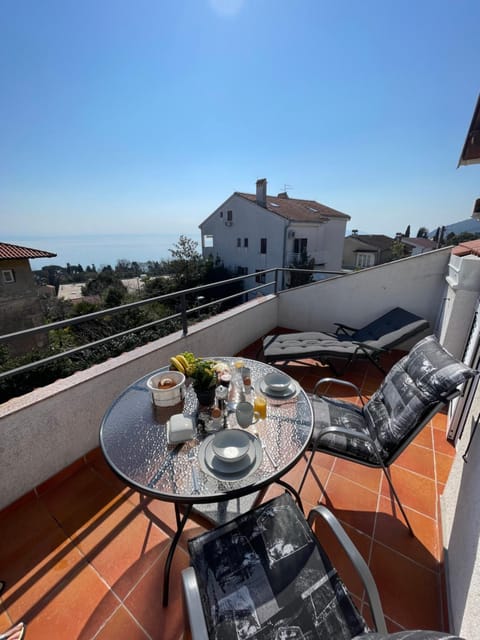 Summer, Balcony/Terrace, Seating area, Dining area, Sea view, sunbed
