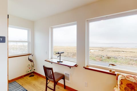 Cape Satisfaction House in Washington