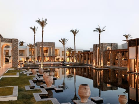 Property building, Swimming pool