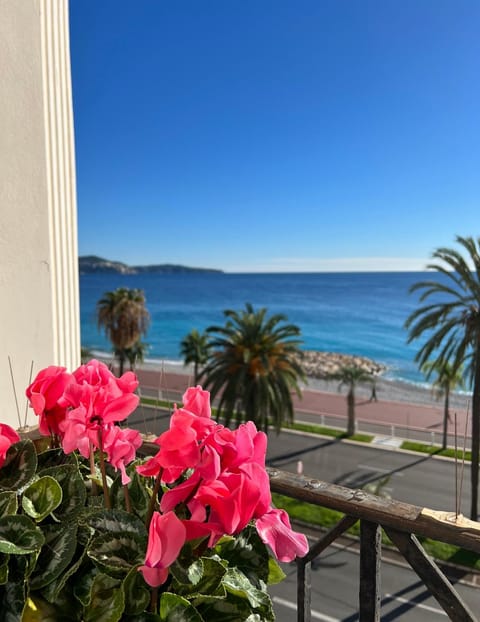 Luxury apartment with sea view on the first line Promenade des Anglais Apartment in Nice