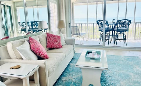 View (from property/room), Living room, Seating area