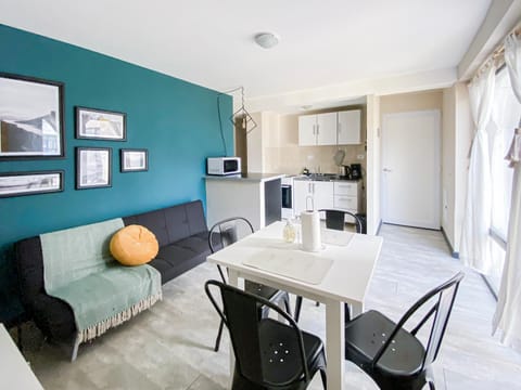 Kitchen or kitchenette, Living room, Lobby or reception, Photo of the whole room, Seating area, Dining area, Area and facilities, hair dresser, internet, locker, locker