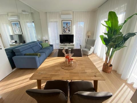 Nature in the City upper storey Bestern Apartment in Szeged