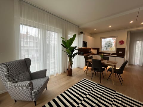 Nature in the City upper storey Bestern Apartment in Szeged