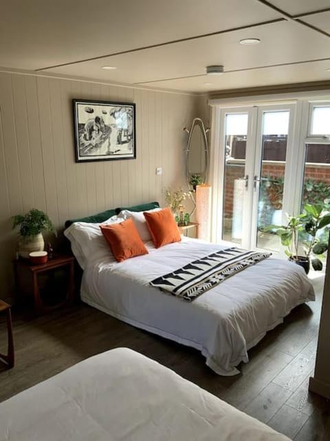 Cabin Retreat in the heart of Warwick. Cabin in Warwick