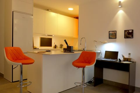 Seating area, kitchen