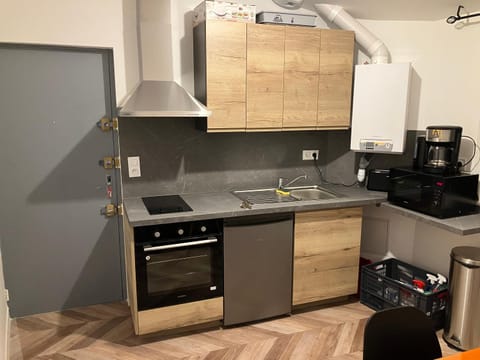 Kitchen or kitchenette, dishwasher, pet friendly, stove