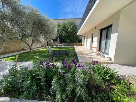 Les Oliviers Apartment in Arles