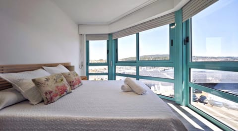 Bed, Photo of the whole room, Bedroom, Sea view