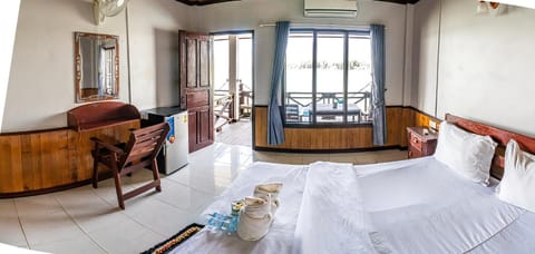 Photo of the whole room, Bedroom, air conditioner