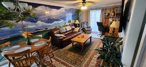 Unique 2 Bedroom / 2 Bath Condo in Myrtle Beach Villa in Surfside Beach
