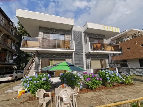 Property building, Patio, Spring, Day, Balcony/Terrace