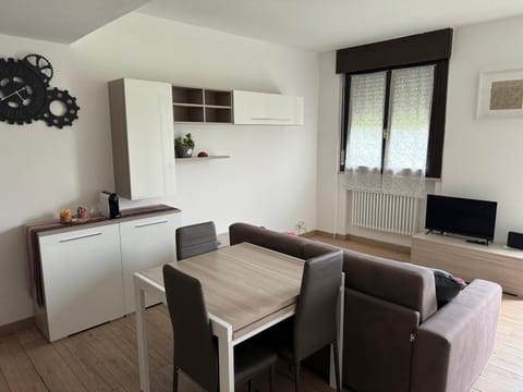 TV and multimedia, Kitchen or kitchenette, Living room, Seating area, Dining area, minibar