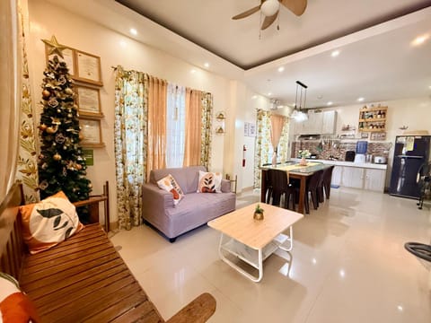Kitchen or kitchenette, Living room, Seating area, Dining area, pet friendly, stove